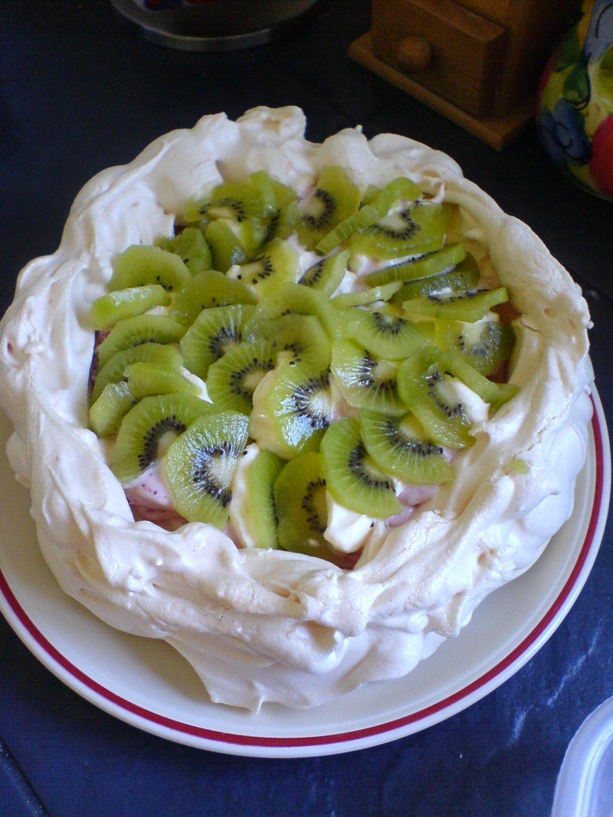 Pavlova With Kiwifruit